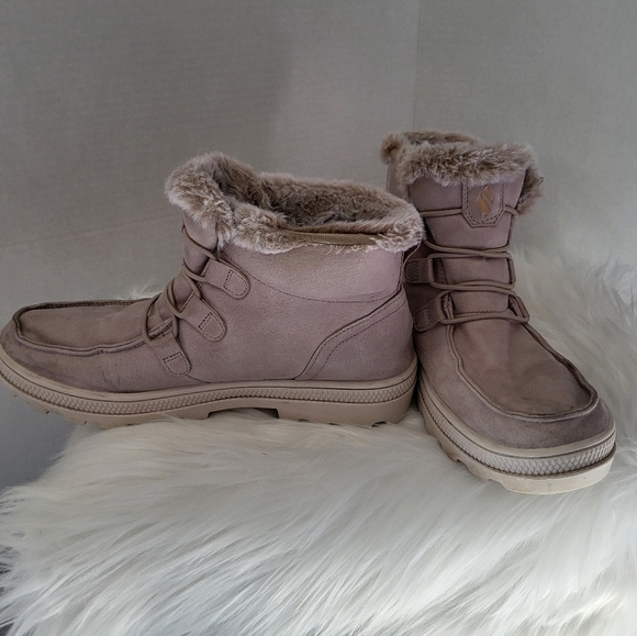 Skeckers Cozy Fur-Lined Winter Boots for Women, Size 7.5 - Picture 6 of 7